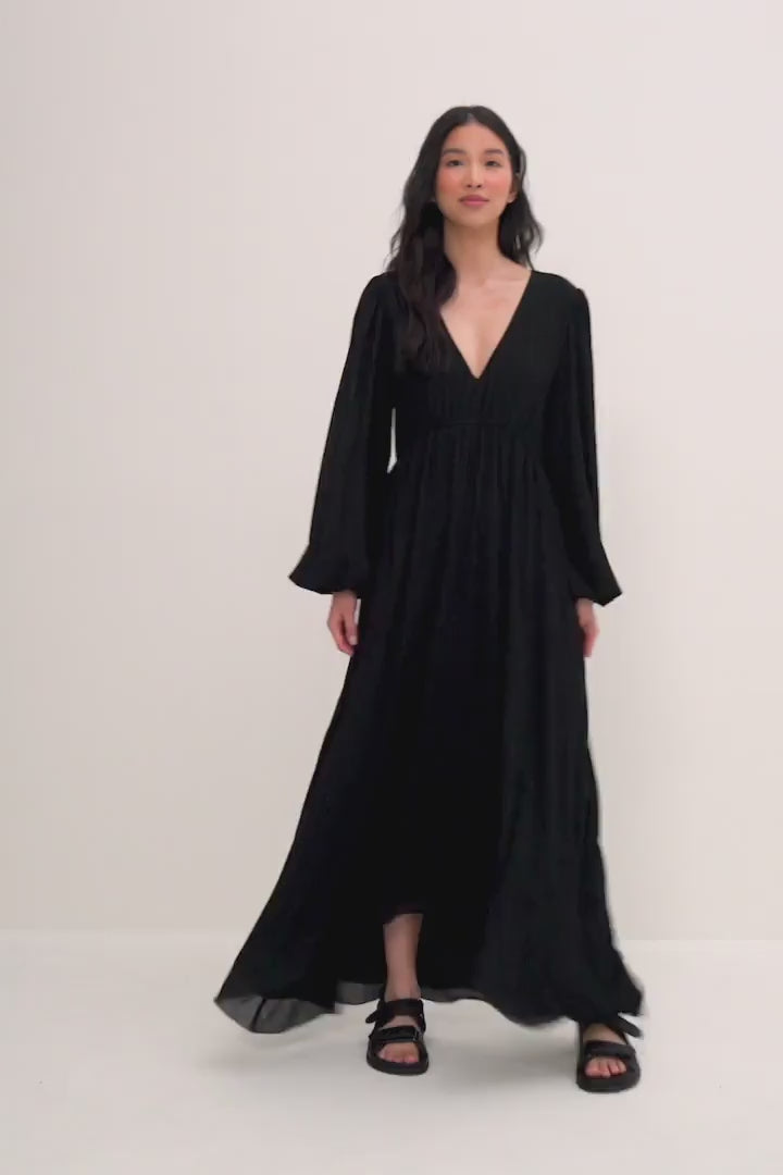 V Neck Detailed Dress