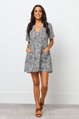 Robe en mousseline noire et blanche