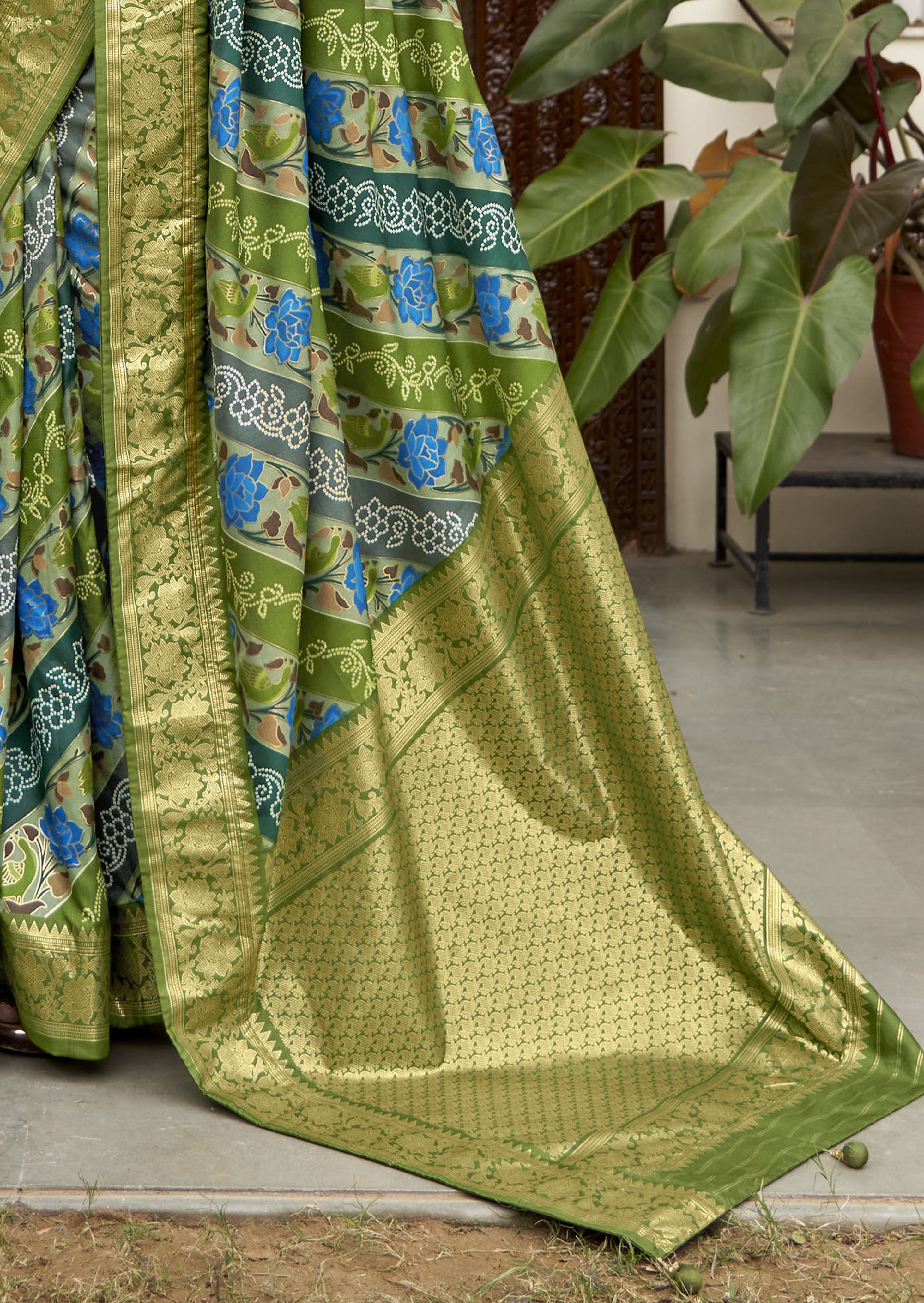 Green Velvet Tussar Silk Floral Print Saree-3870