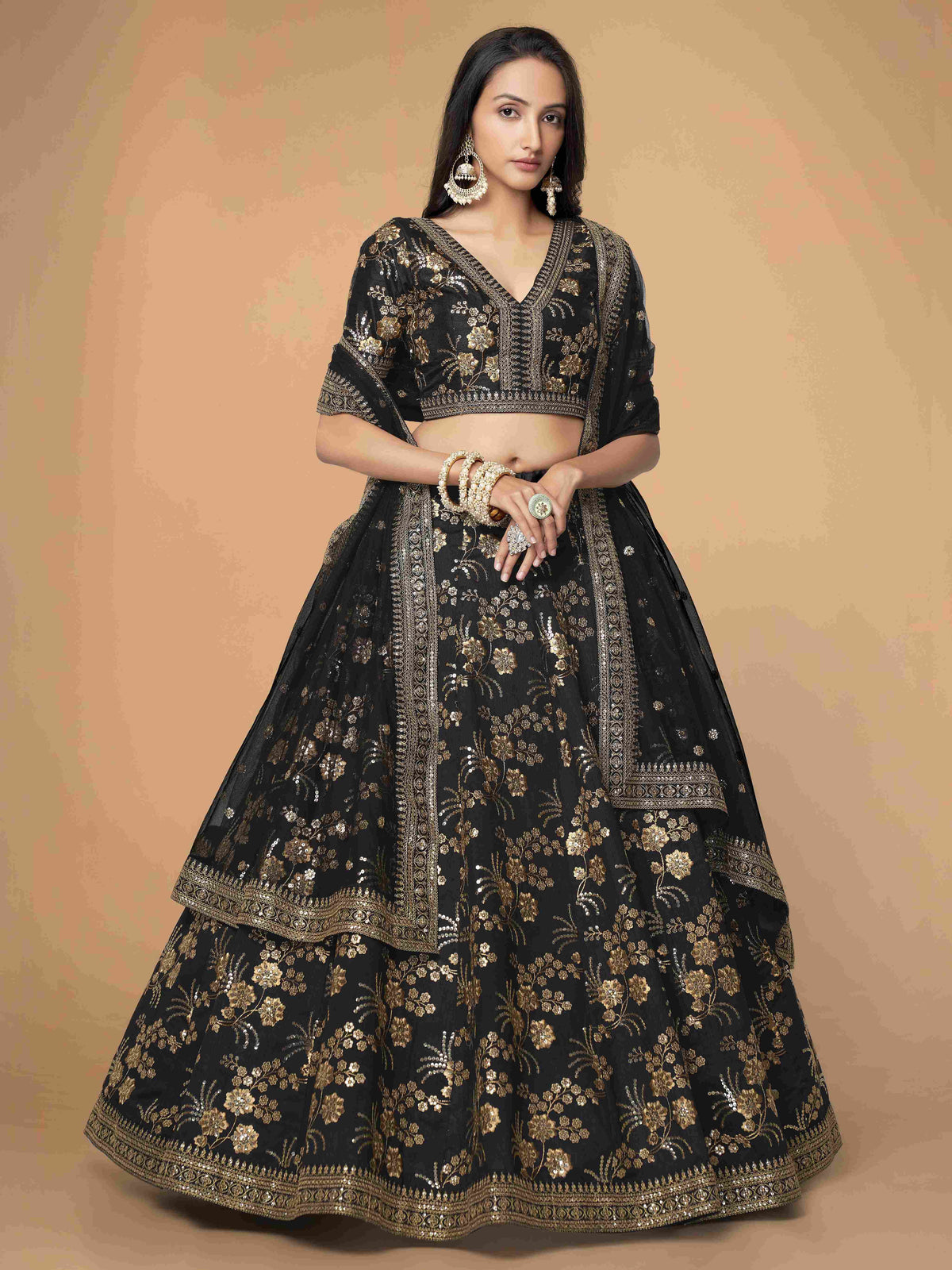 Lehenga Choli en filet brodé à paillettes noires