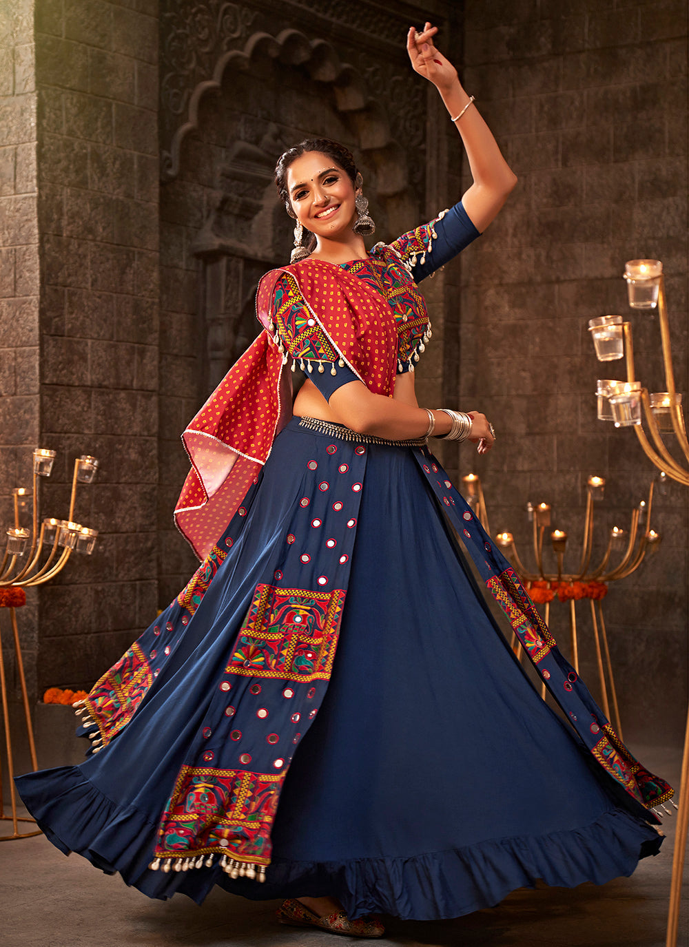 Lehenga Choli Navratri en rayonne brodée miroir bleu