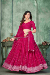 Lehenga Choli brodé en georgette rose vif