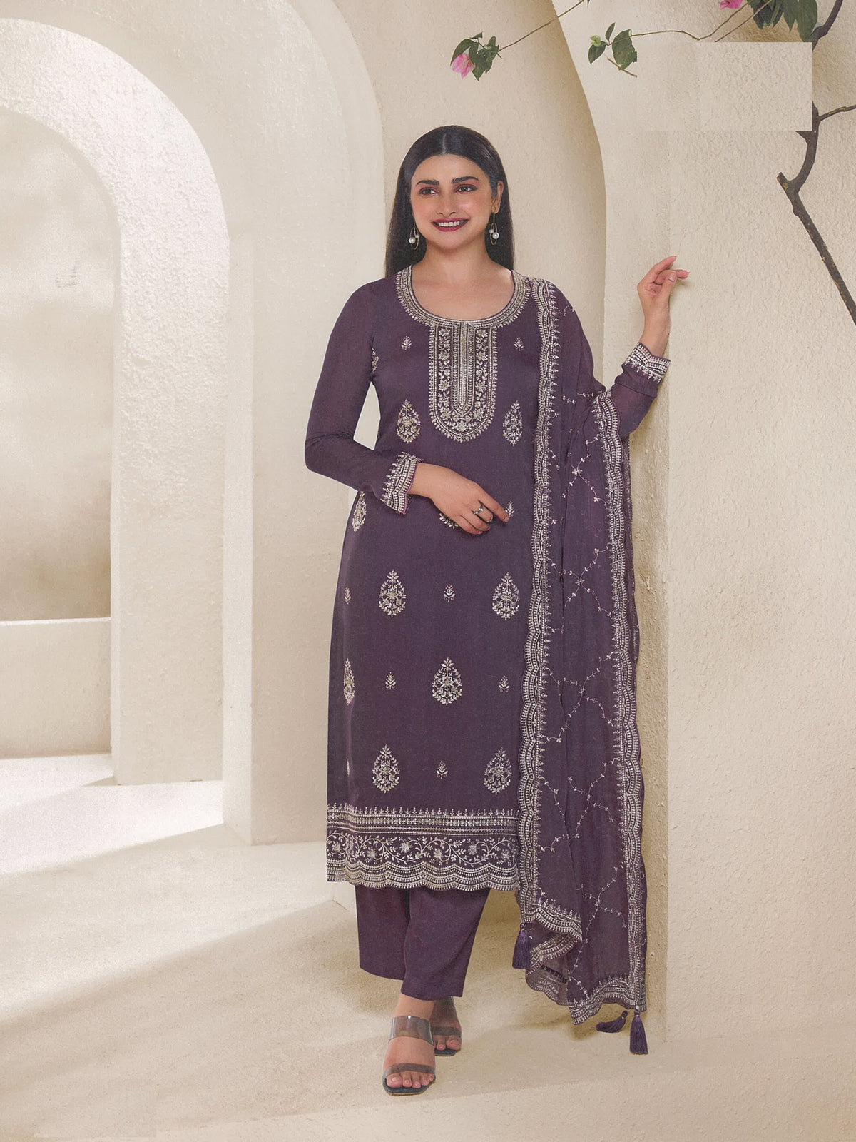 Costume Salwar en organza brodé lavande avec pantalon Dupatta