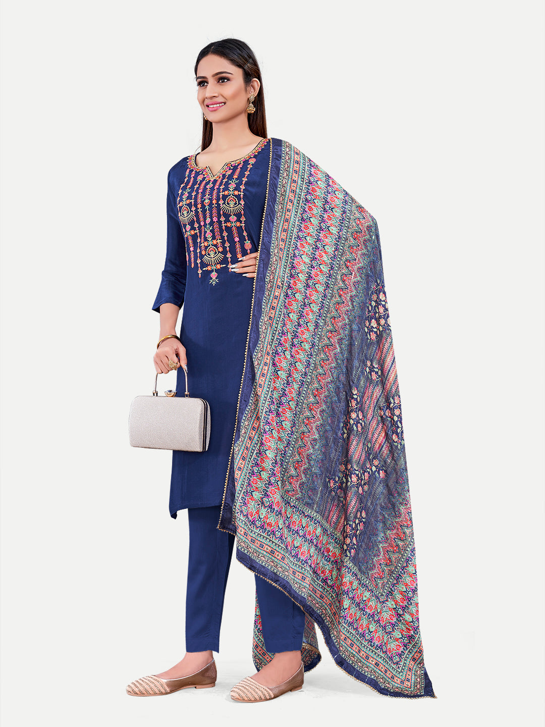 Costume Salwar bleu marine en soie Upada brodée avec pantalon imprimé Dupatta