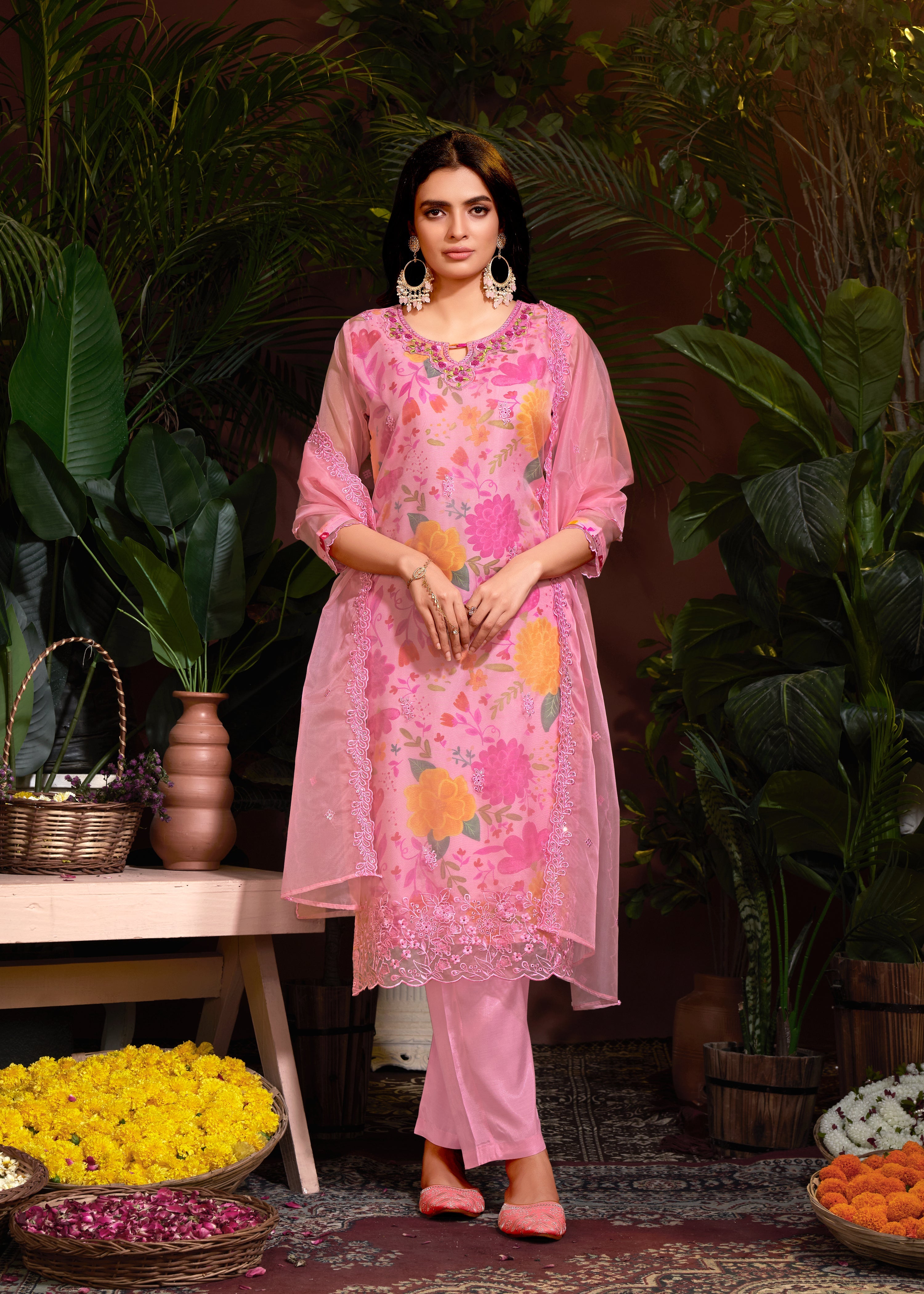 Costume Salwar rose en organza imprimé numérique avec pantalon Dupatta