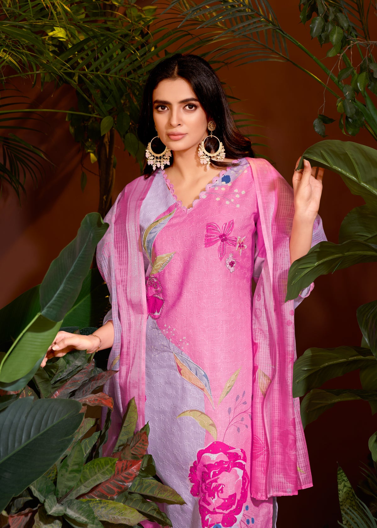 Costume Salwar Schiffli en lin et coton rose imprimé numériquement avec pantalon Dupatta