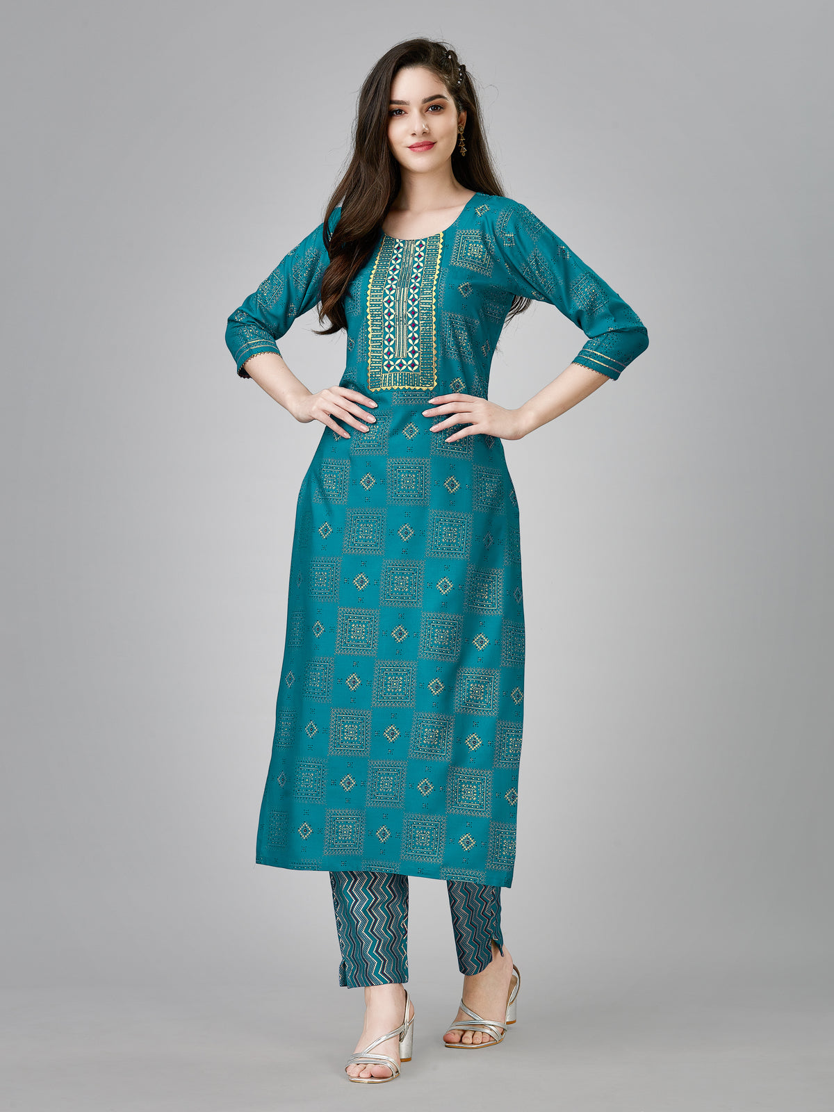 Kurti imprimé en rayonne vert de mer avec pantalon