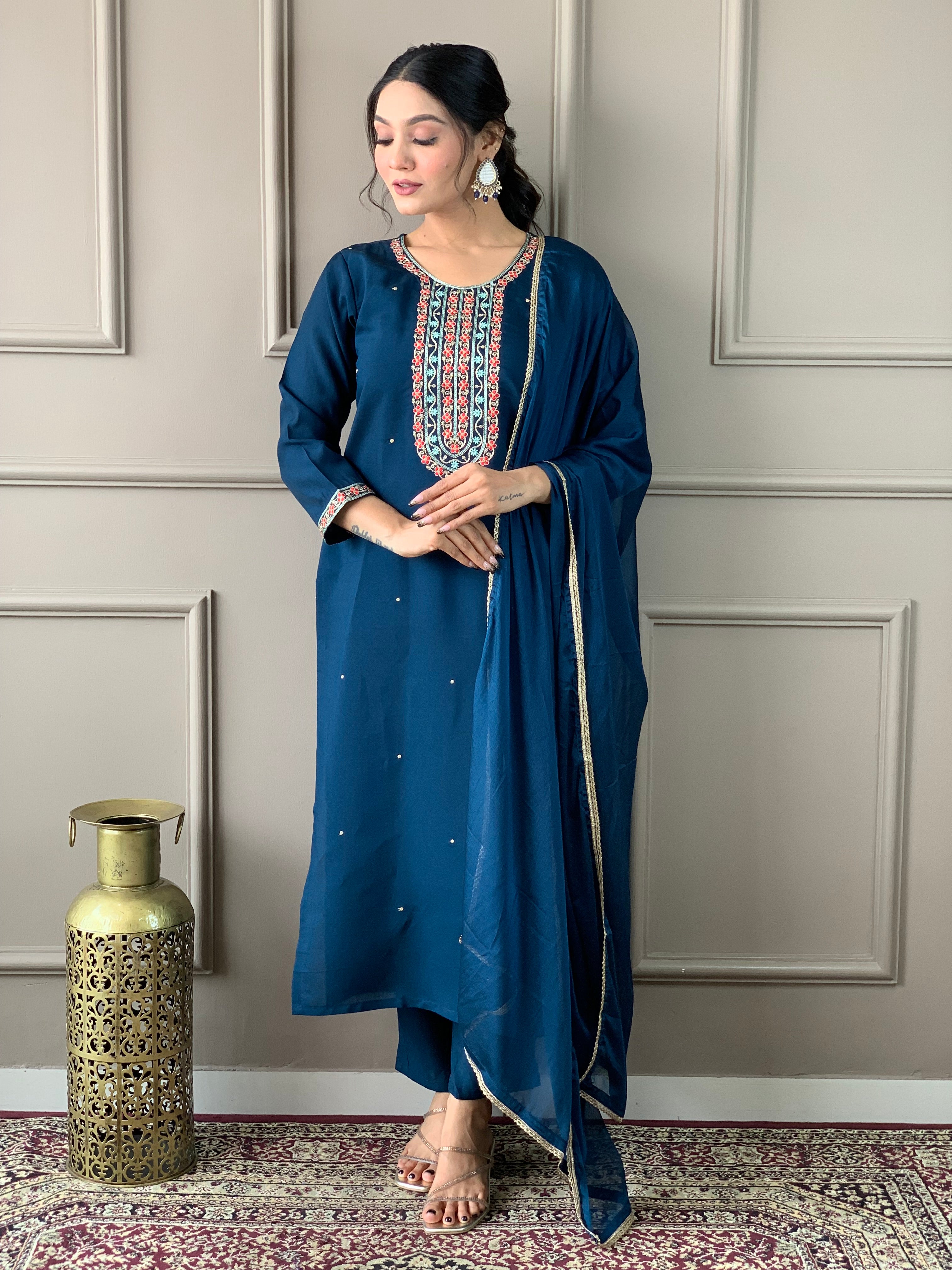 Blue Viscose Chanderi Embroidered Kurti With Pant Dupatta