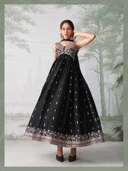 Robe Anarkali brodée de sequins en georgette noire avec pantalon Dupatta