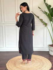 Kurti brodé Chanderi noir avec pantalon Dupatta