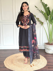 Kurti brodé Chanderi noir avec pantalon Dupatta