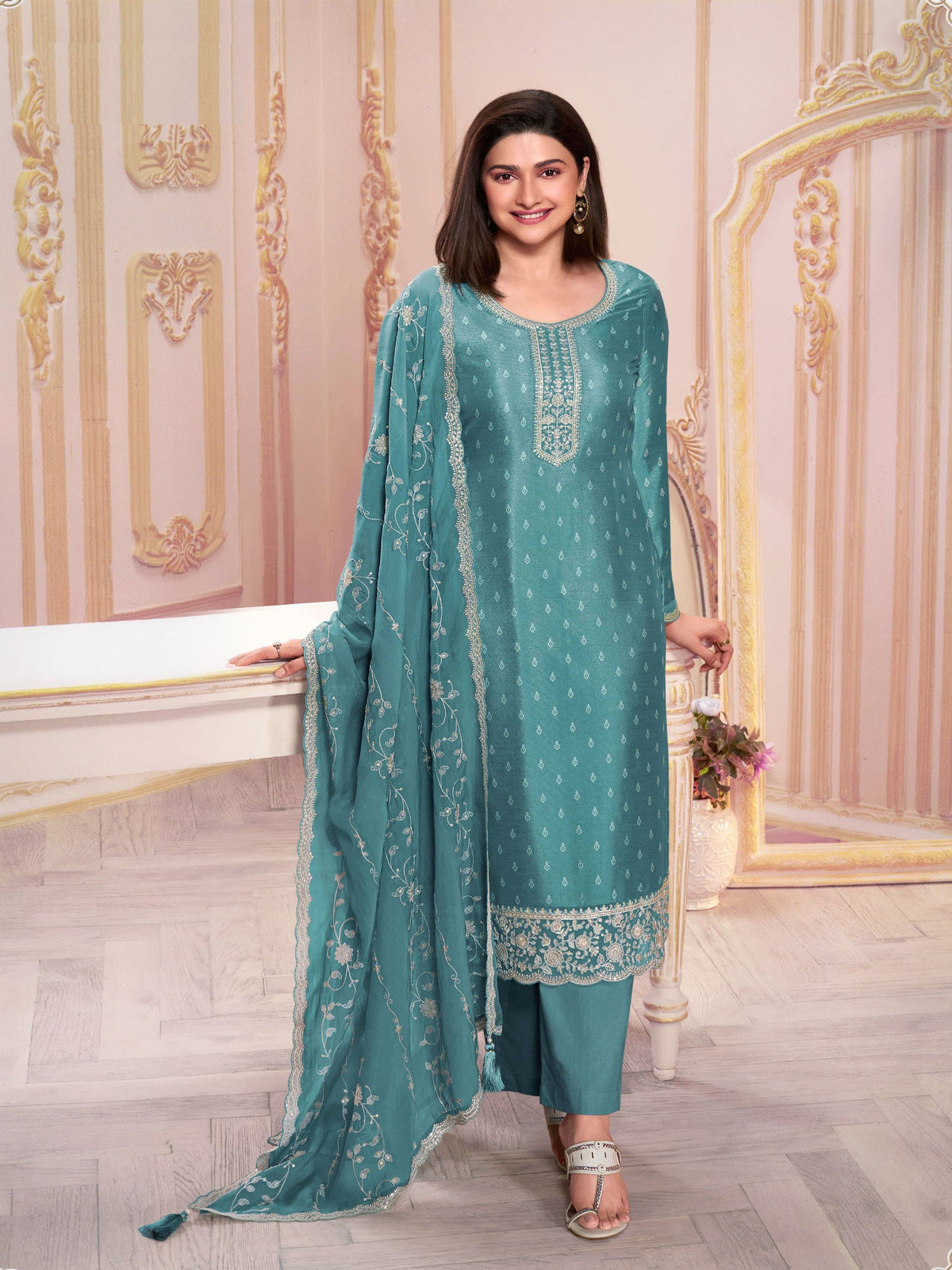 Costume Salwar brodé en georgette de soie bleu ciel avec pantalon Dupatta