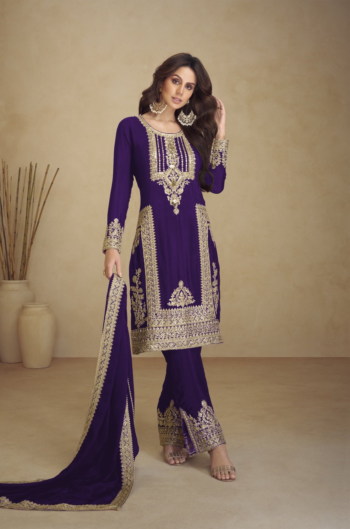 Costume Salwar brodé en georgette violette avec pantalon Dupatta