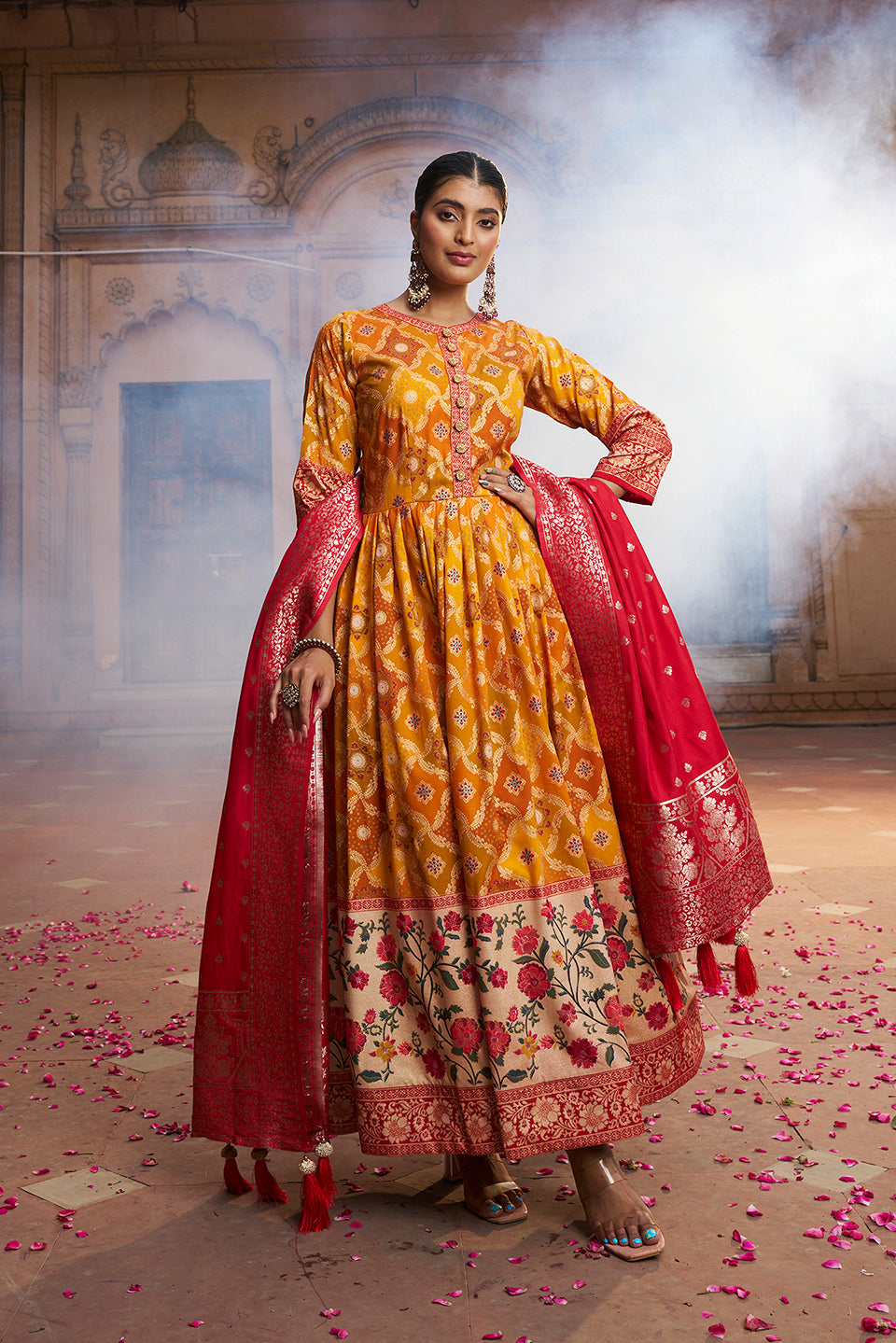 Robe évasée Anarkali en coton et soie jaune avec dupatta 