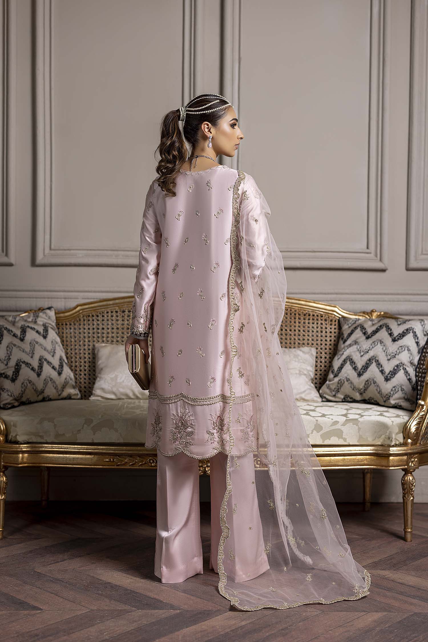 Costume Salwar indien traditionnel rose bébé orné de soie avec pantalon et dupatta en filet