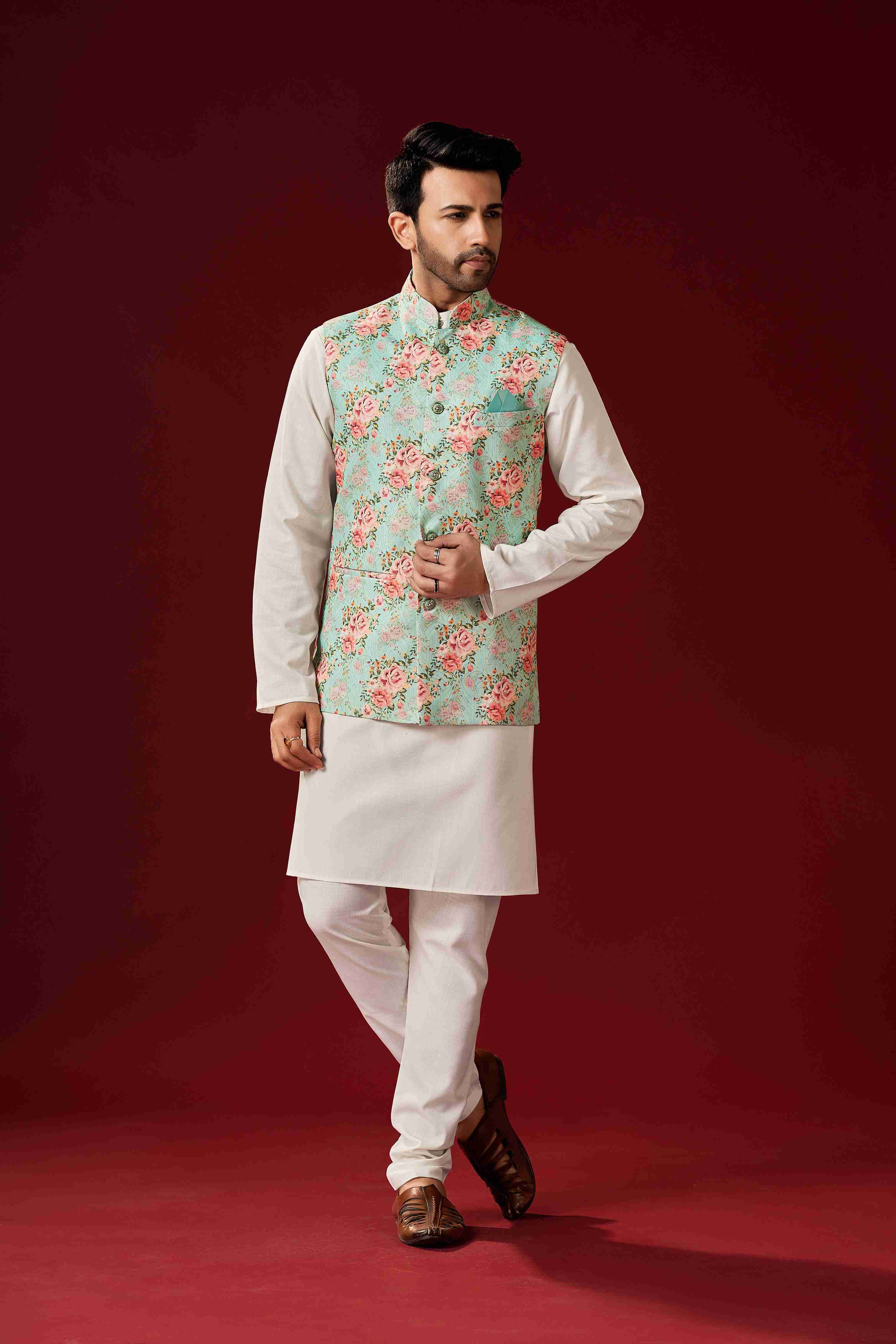 Men's Off-White Cotton Kurta Pajama Set With Printed Jacket