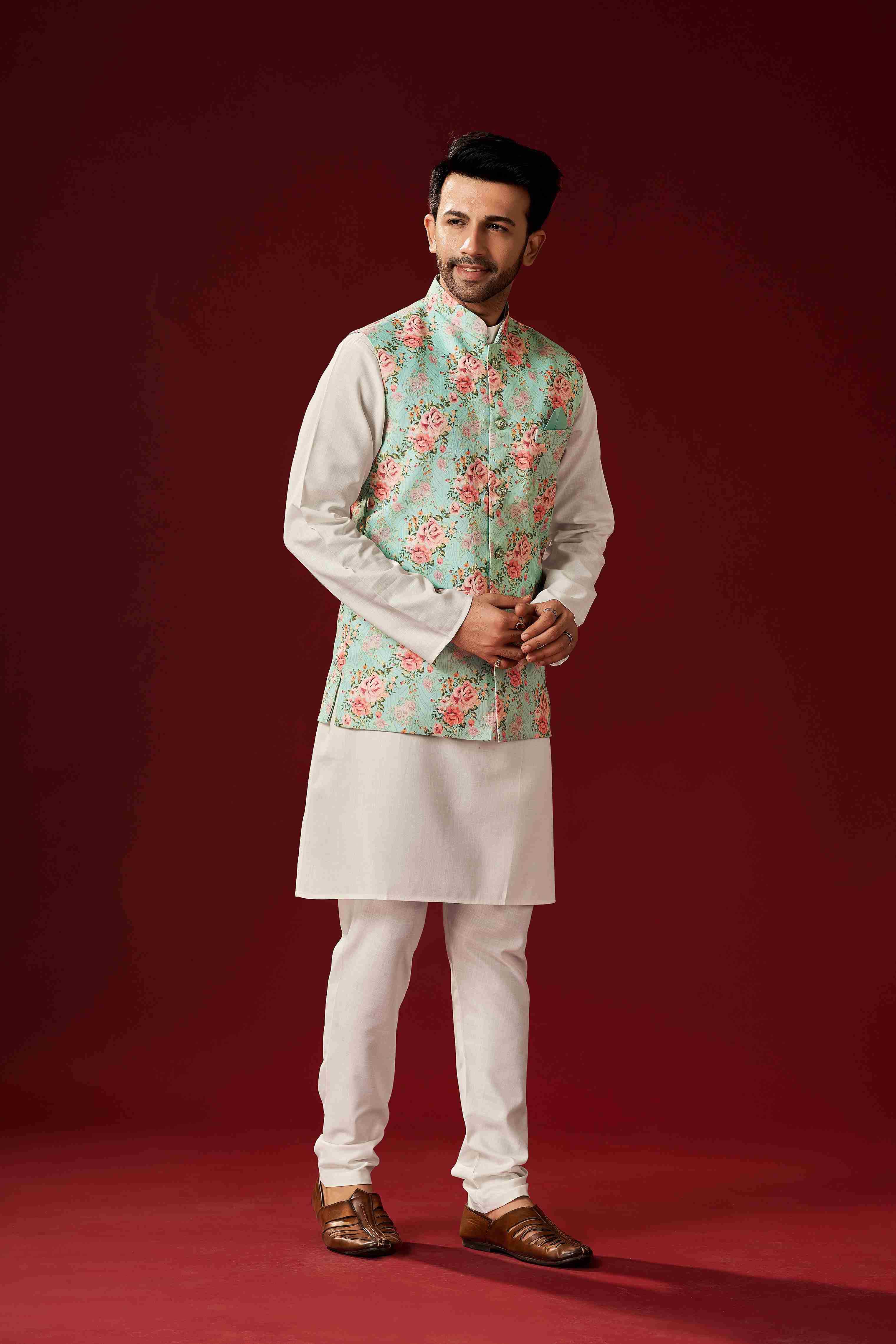 Men's Off-White Cotton Kurta Pajama Set With Printed Jacket