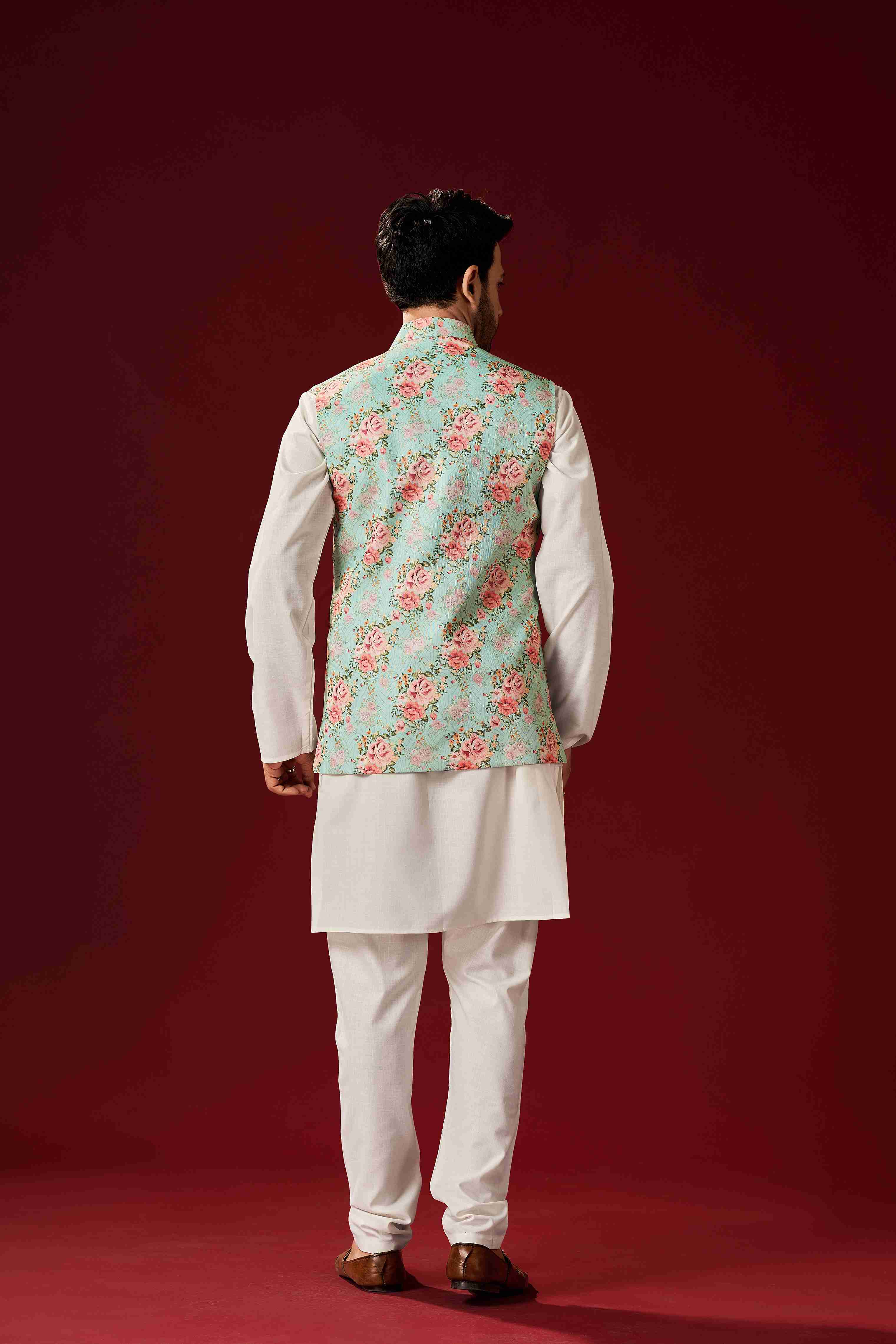 Men's Off-White Cotton Kurta Pajama Set With Printed Jacket