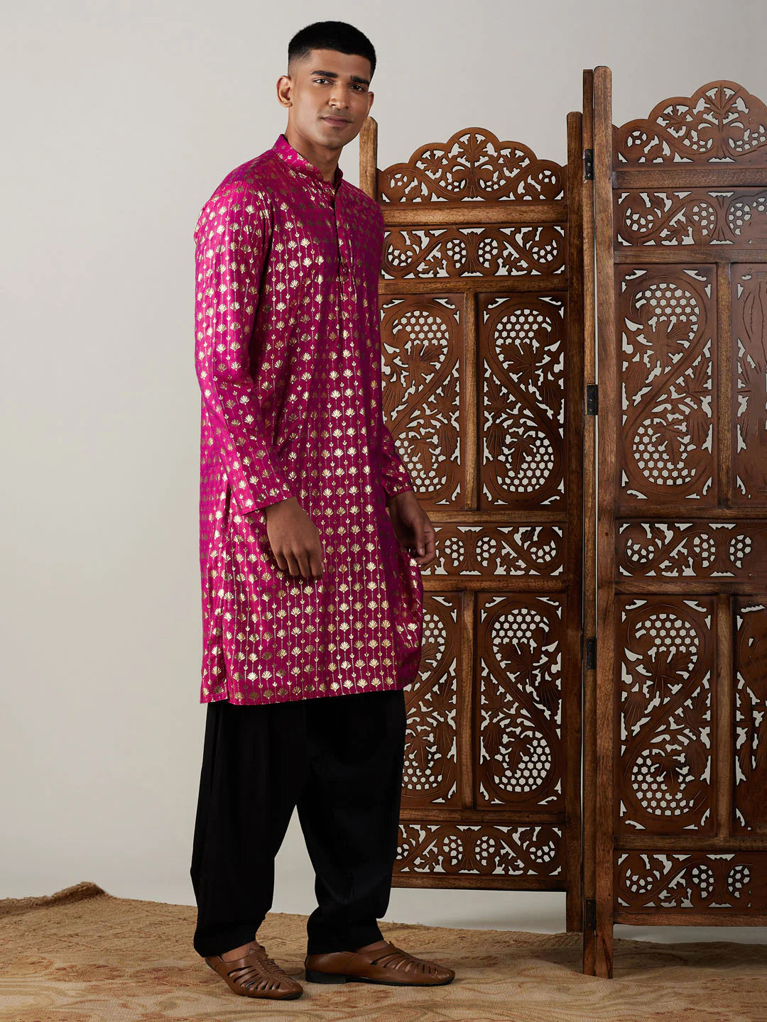 Ensemble Kurta Pathani à imprimé feuille de soie rose pour hommes 