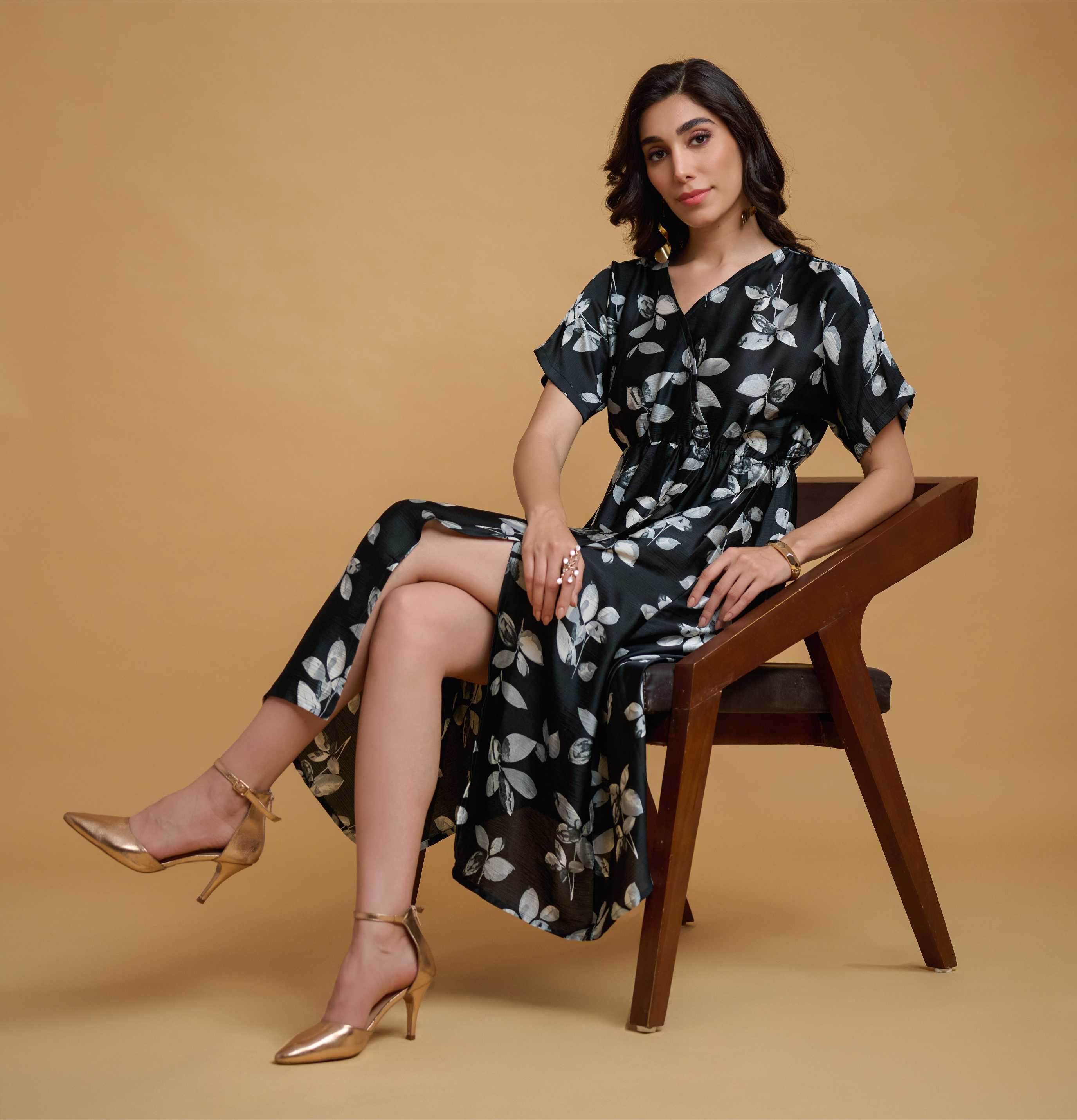 Black Georgette Satin V Neck Regular Sleeve Leaf Print Calf Length Dress