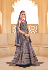 Lehenga Choli en soie bleu indigo scintillant 