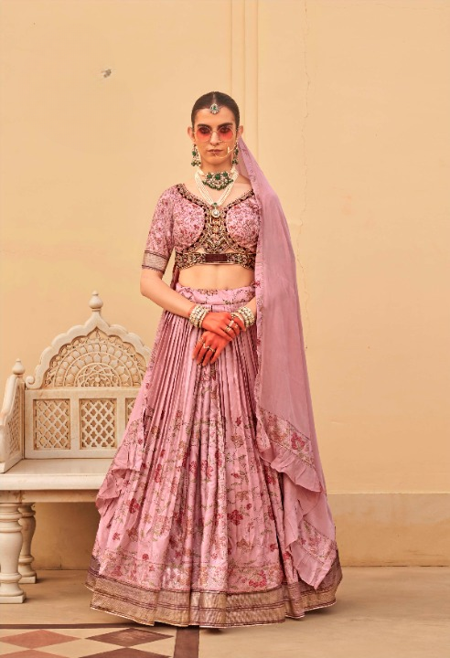 Lehenga Choli traditionnel en soie rose bébé