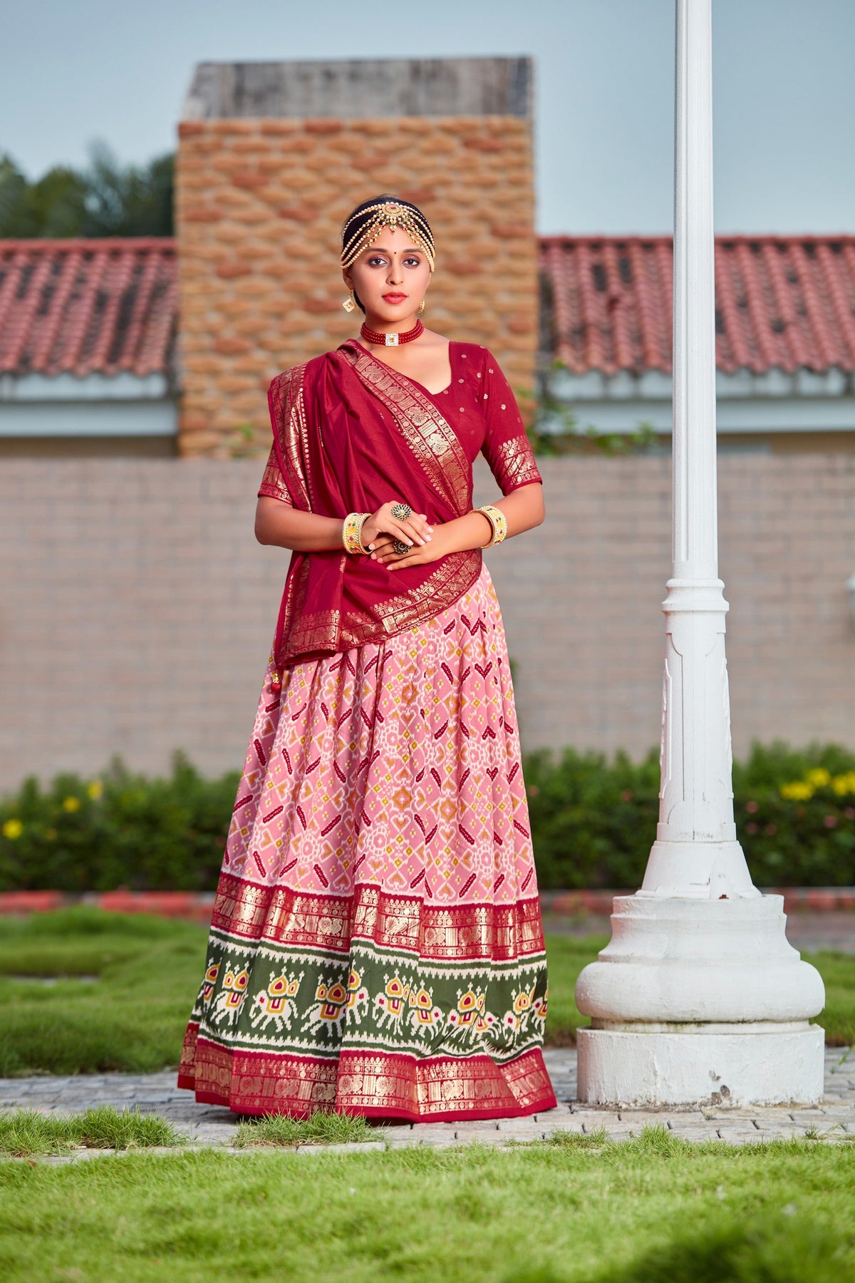 Ensemble de choli Lehenga indien en coton et soie rose prêt à l'emploi pour femmes avec chemisier de créateur et Dupatta pour mariage 