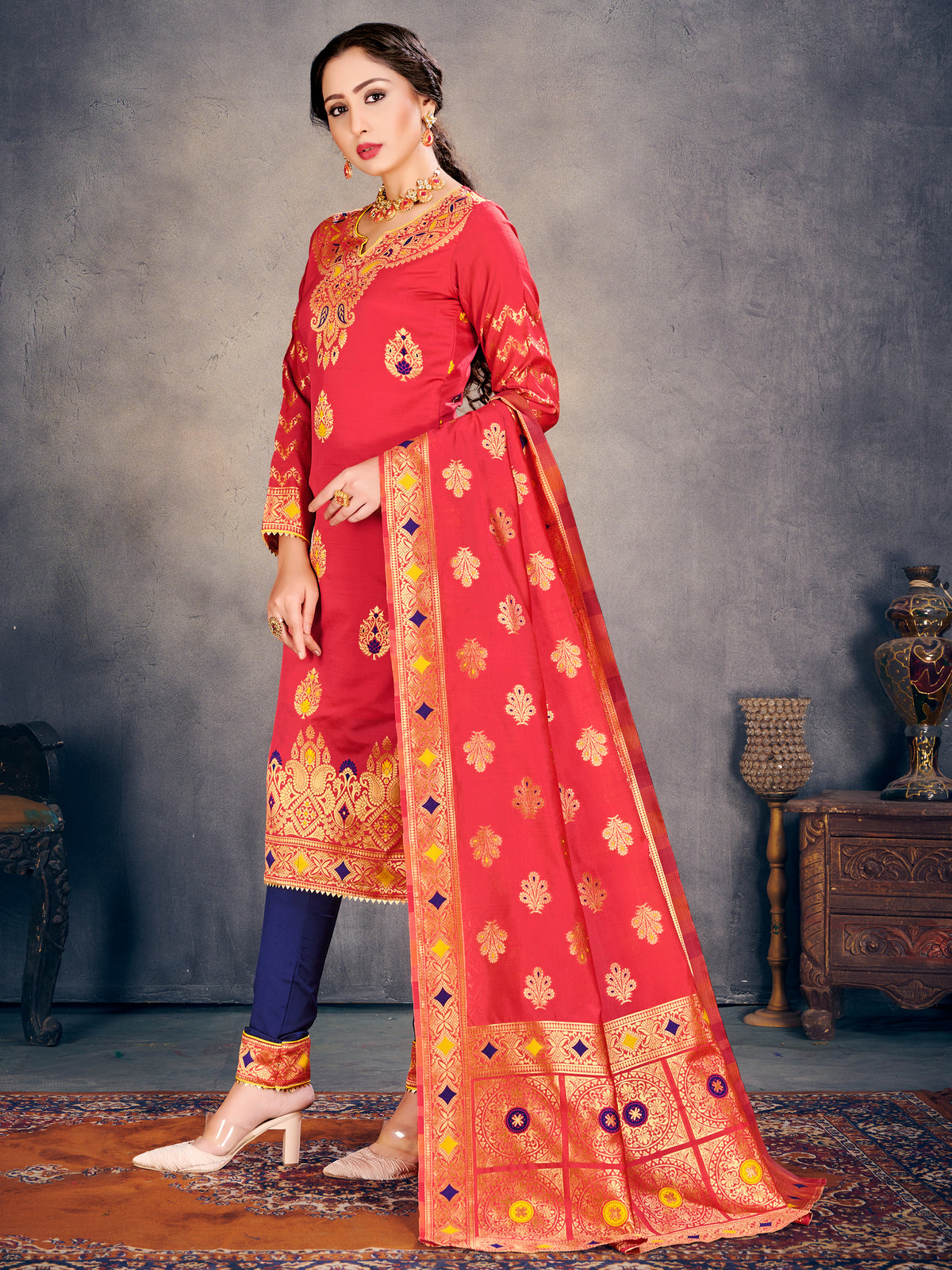 Costume Salwar tissé en soie Banarasi Art pêche