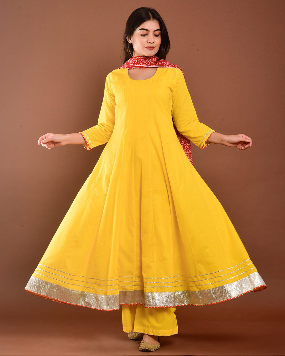 Robe imprimée en rayonne jaune Kurtis 