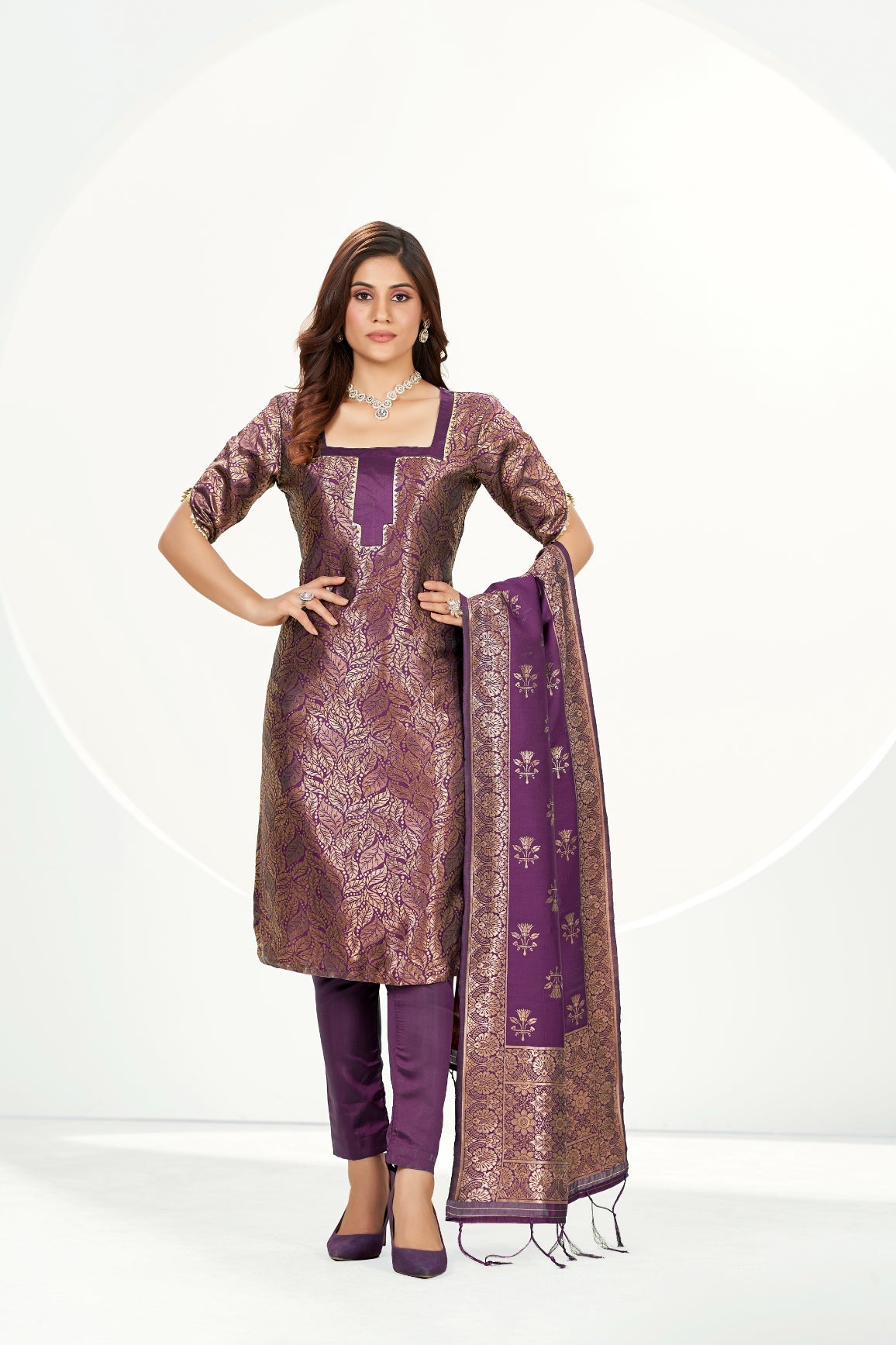 Costume Salwar en soie d'art Banarasi doré avec Dupatta