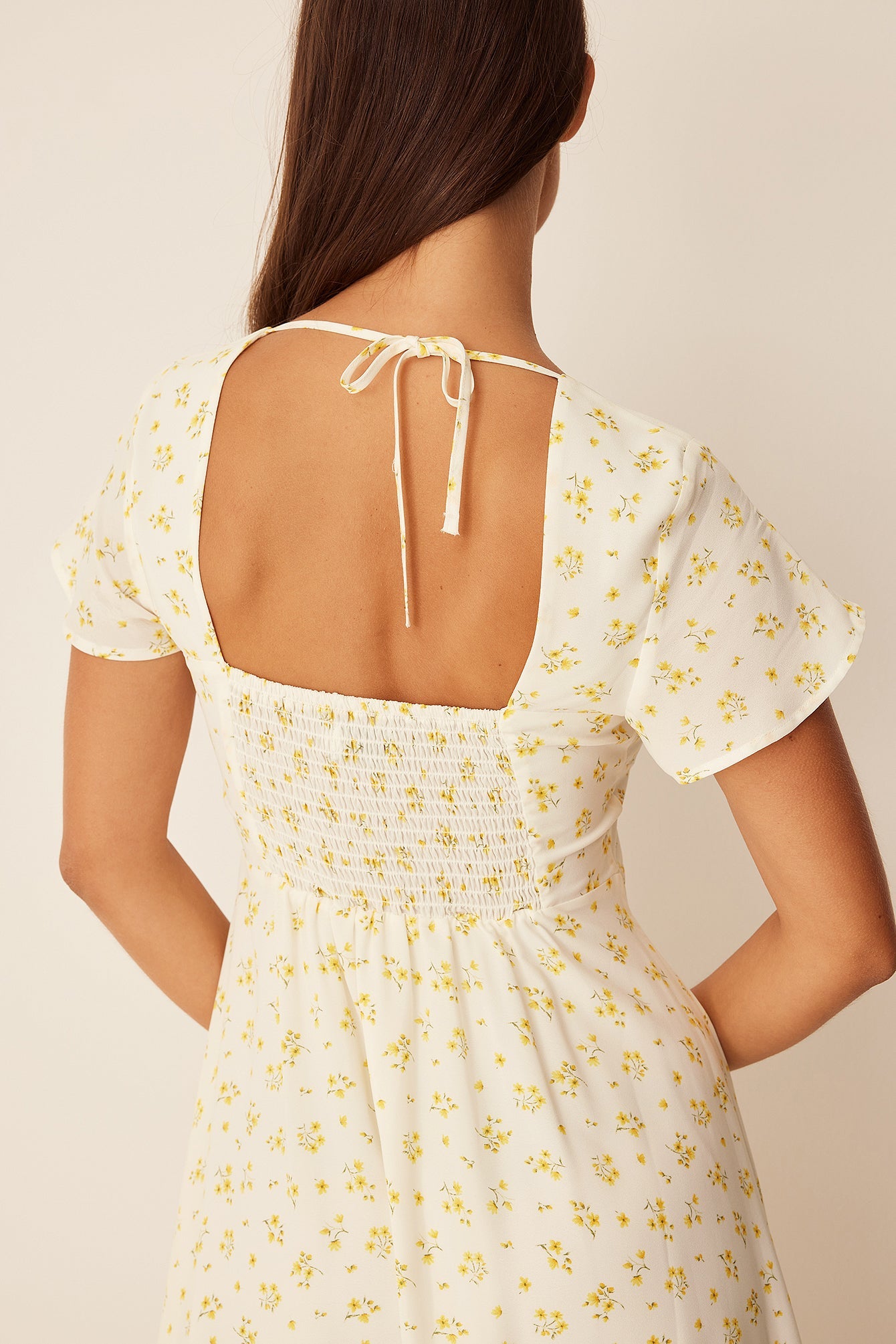 Short Sleeve Sweetheart Neckline Dress